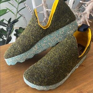 Asportuguesas Slip-Ons